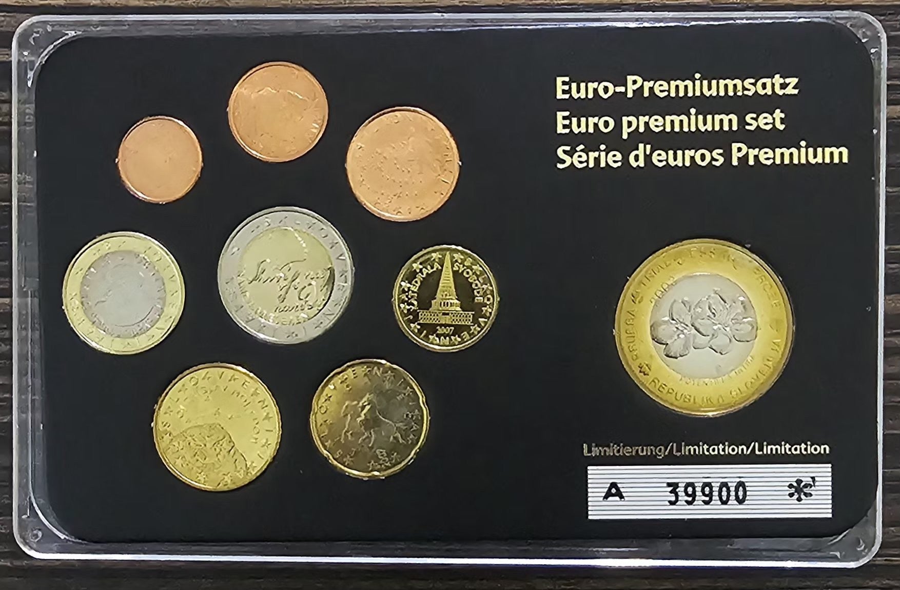 Slovenia Euro Premium Set in acrylic case - national sides