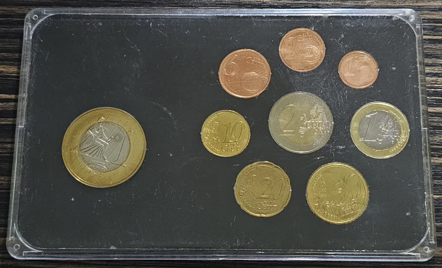 Slovenia Euro Premium Set case back at an angle