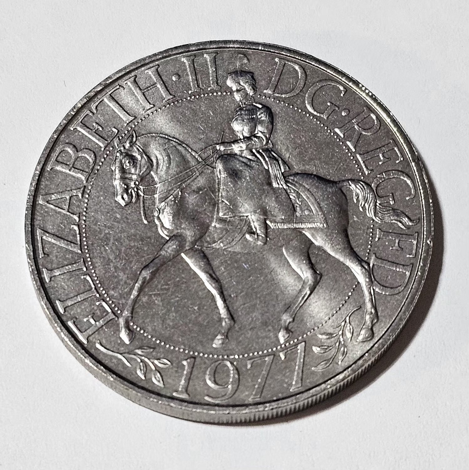 UK 1977 Silver Jubilee crown - obverse, Queen on horseback